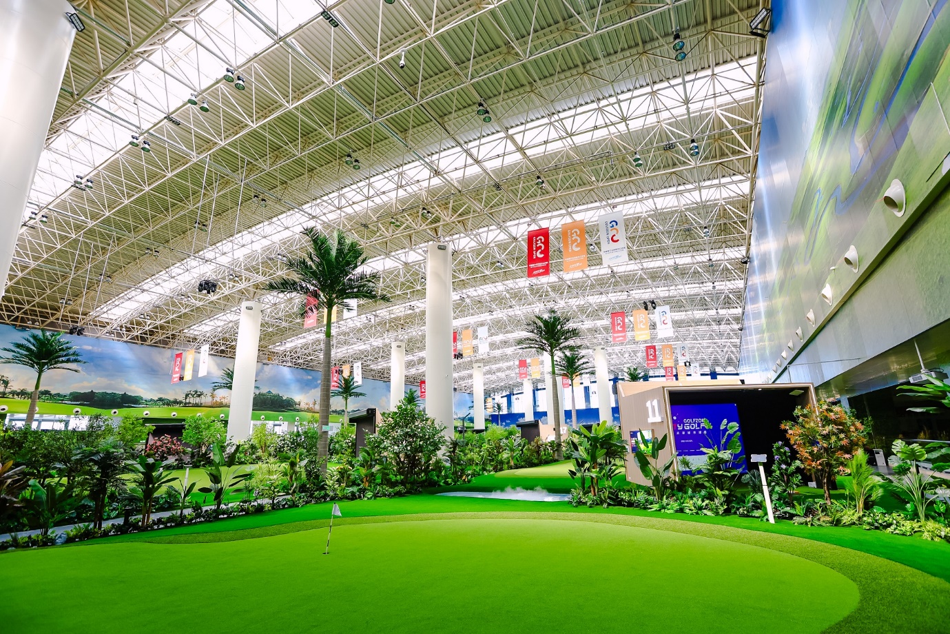골프존 시티골프 중국 1호 톈진점 내부
전경