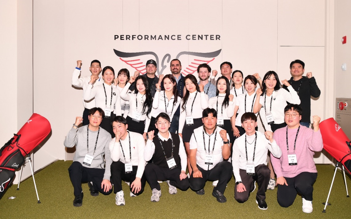 팀 골프존마켓X에델골프 앰배서더 발대식에 참가한 프로
및 인플루언서가